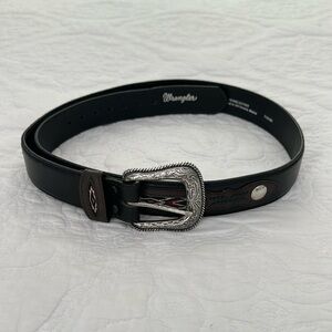 Vintage Wrangler Genuine Leather Belt Men’s 42 Black Silver Buckle Southwest EUC